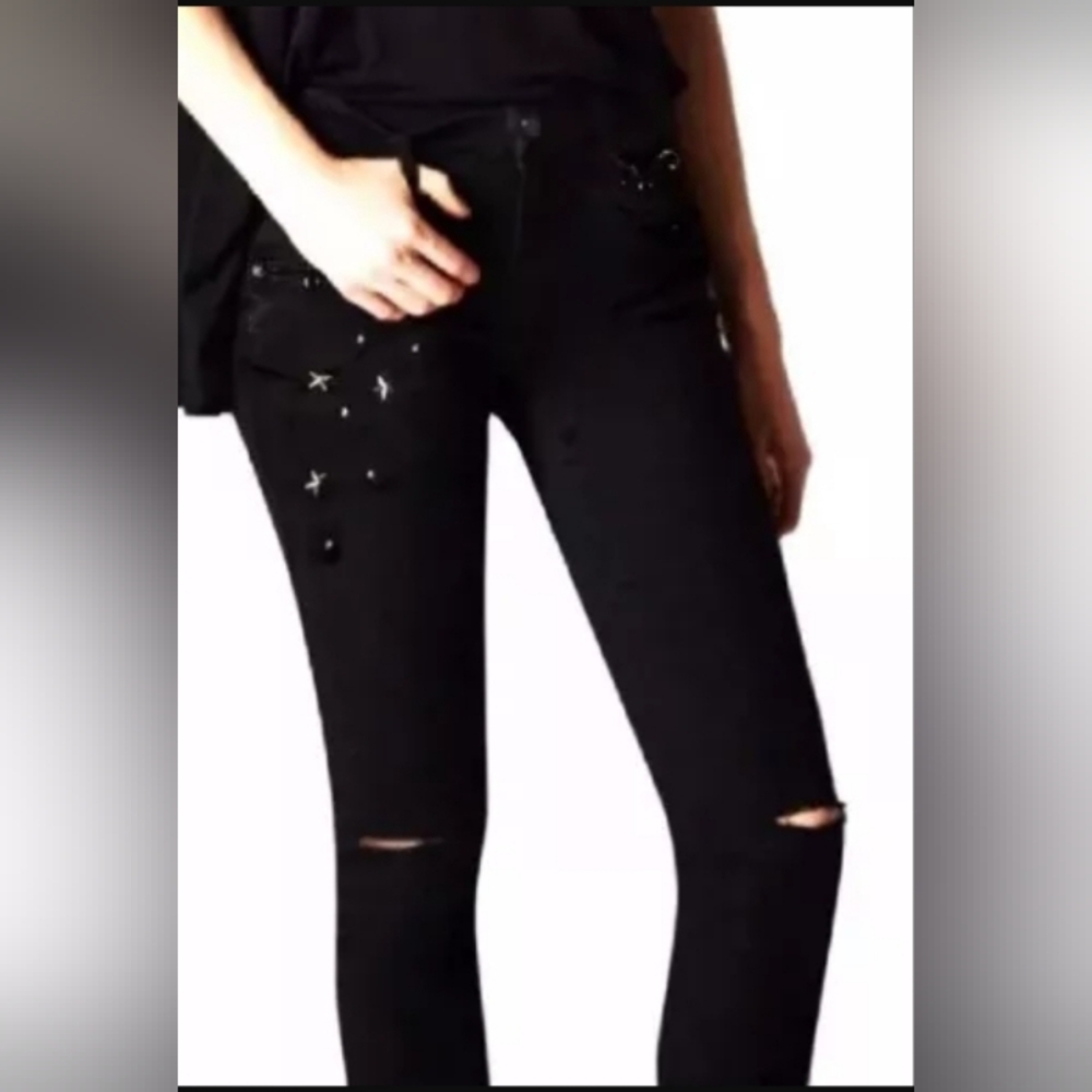 Blank NYC "Intro" Distressed Skinny Jean